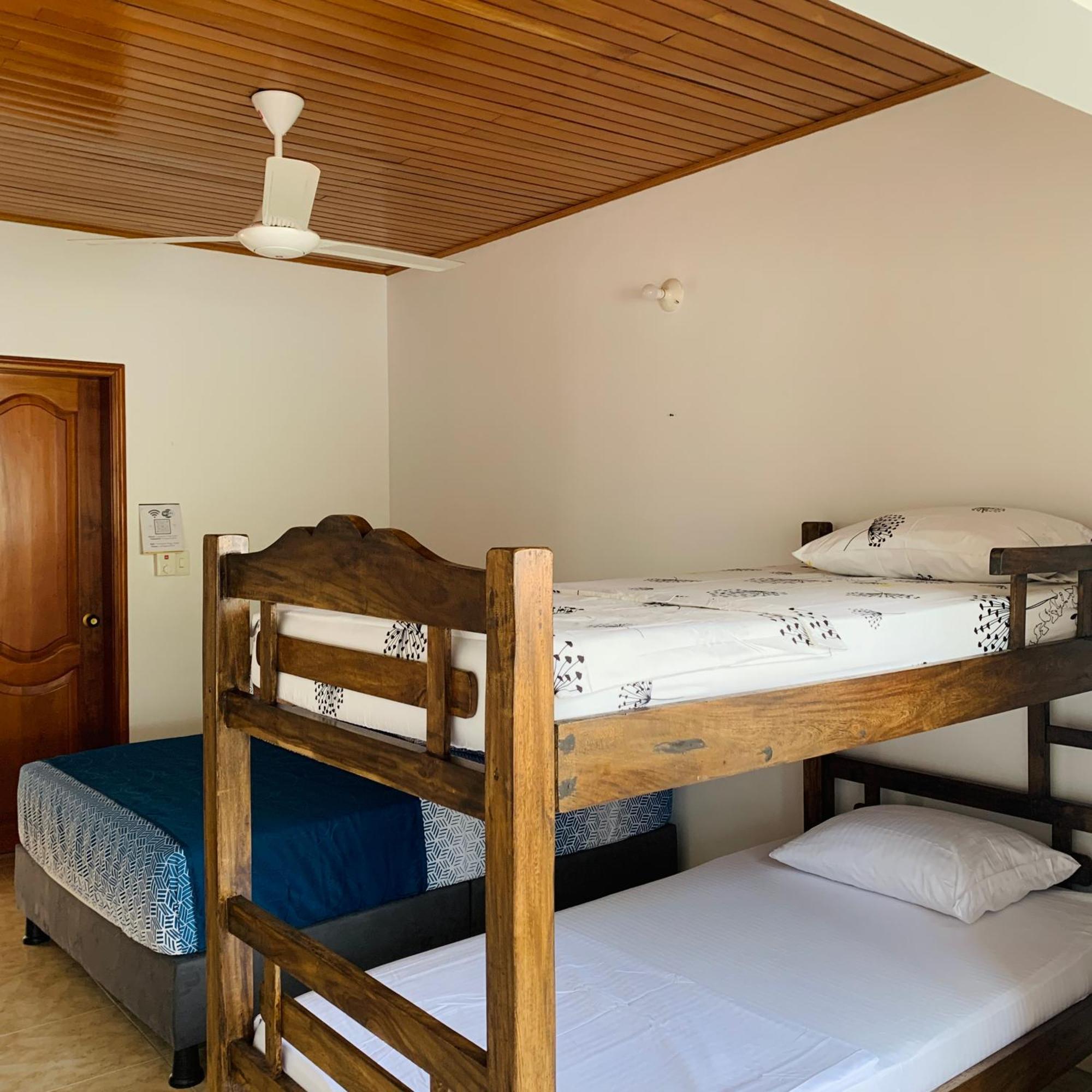 Hostel Cerca Al Centro Historico Cartagena Bagian luar foto